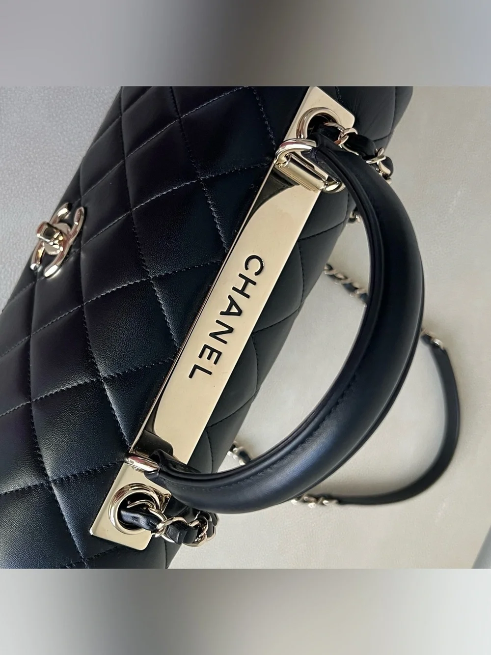 Chanel FLAP BAG WITH TOP HANDLE Lambskin & Gold-Tone Metal - Picture 3 of 16